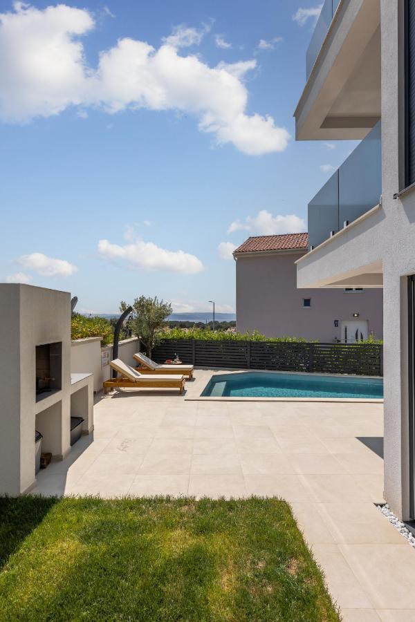 Luxury Apartment Marco Polo With A Private Swimming Pool With Salt Sea Water Punat Exterior foto